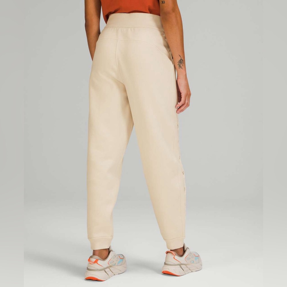Lululemon Braided Detail High-Rise Jogger - white opal - size 6